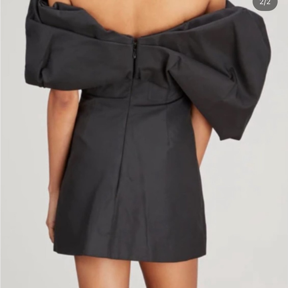 Elegant Black Off-Shoulder Dress - Picture 2 of 2